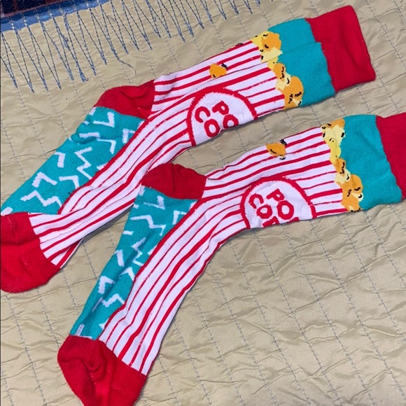 Movie Theater Pop Corn Socks - Picture 4 of 5
